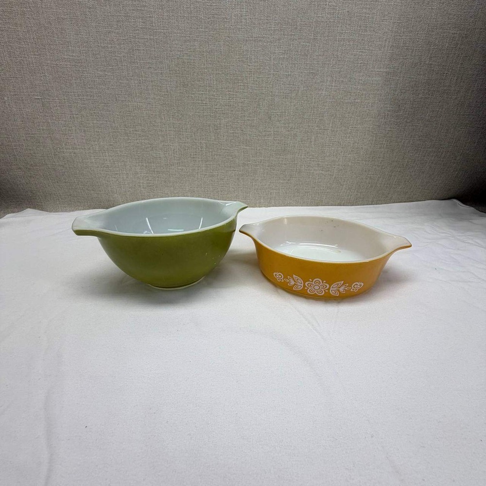 Vintage Pyrex Butterfly Gold 471-B & Avocado Green 441 Cinderella Bowl Set